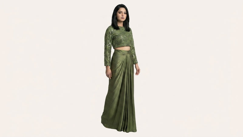 Mehendi outfits for women - Rosio House